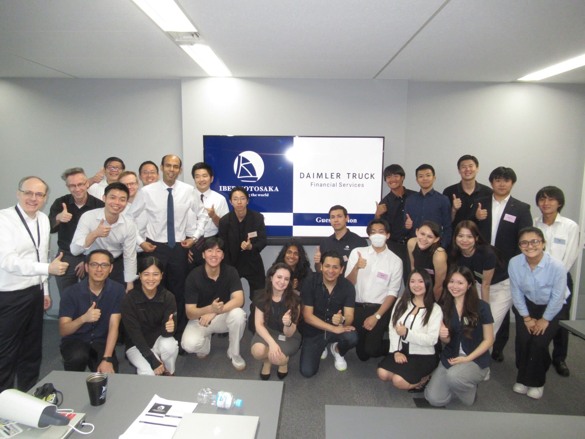 IBER-Kotosaka B2 and Daimler Truck Financial Services executives — group photo at DTFSA headquarters