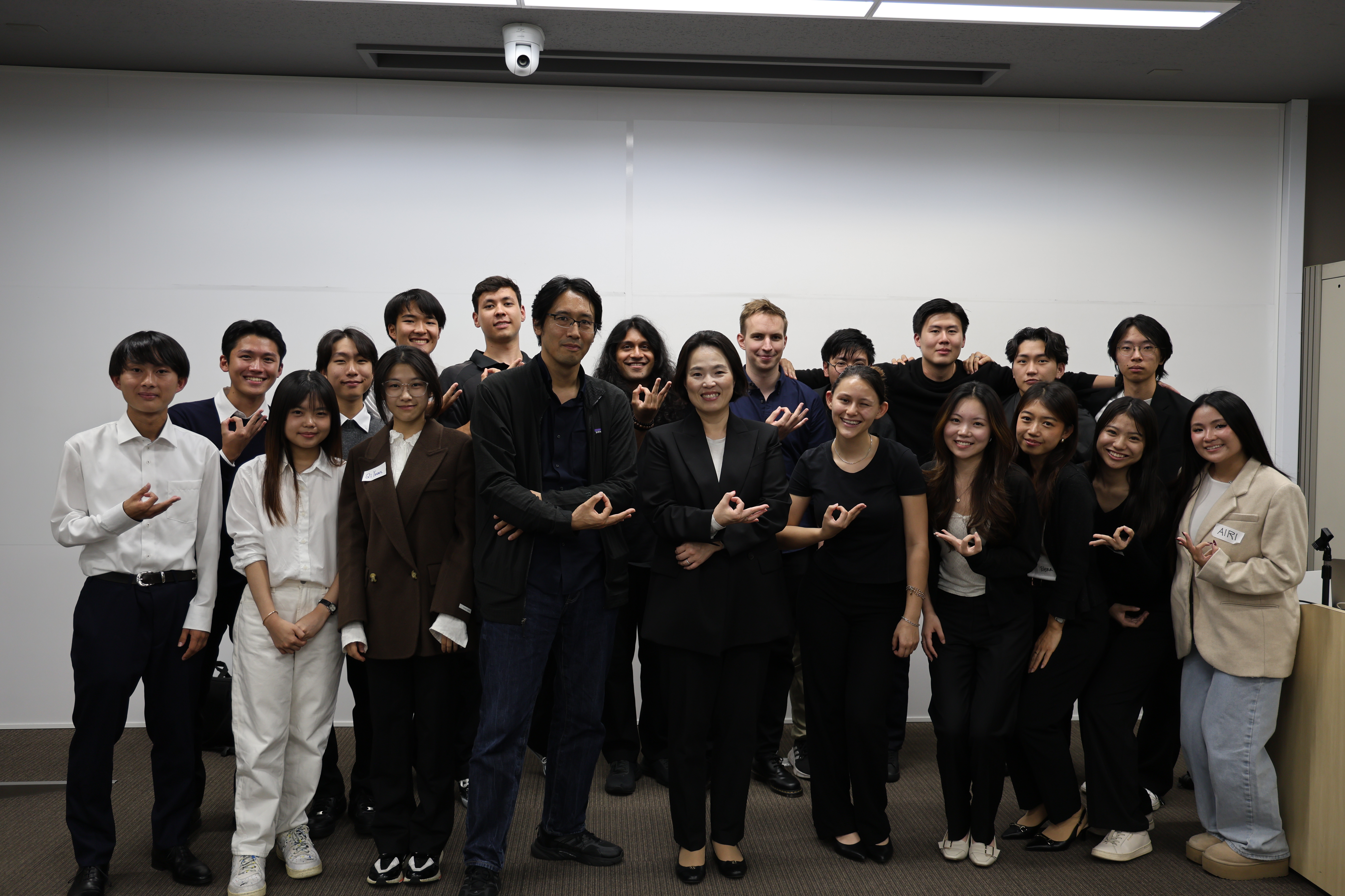 IBER-Kotosaka B2 seminar with the CJ Foods Oceania executive — group photo after the October 2025 guest session