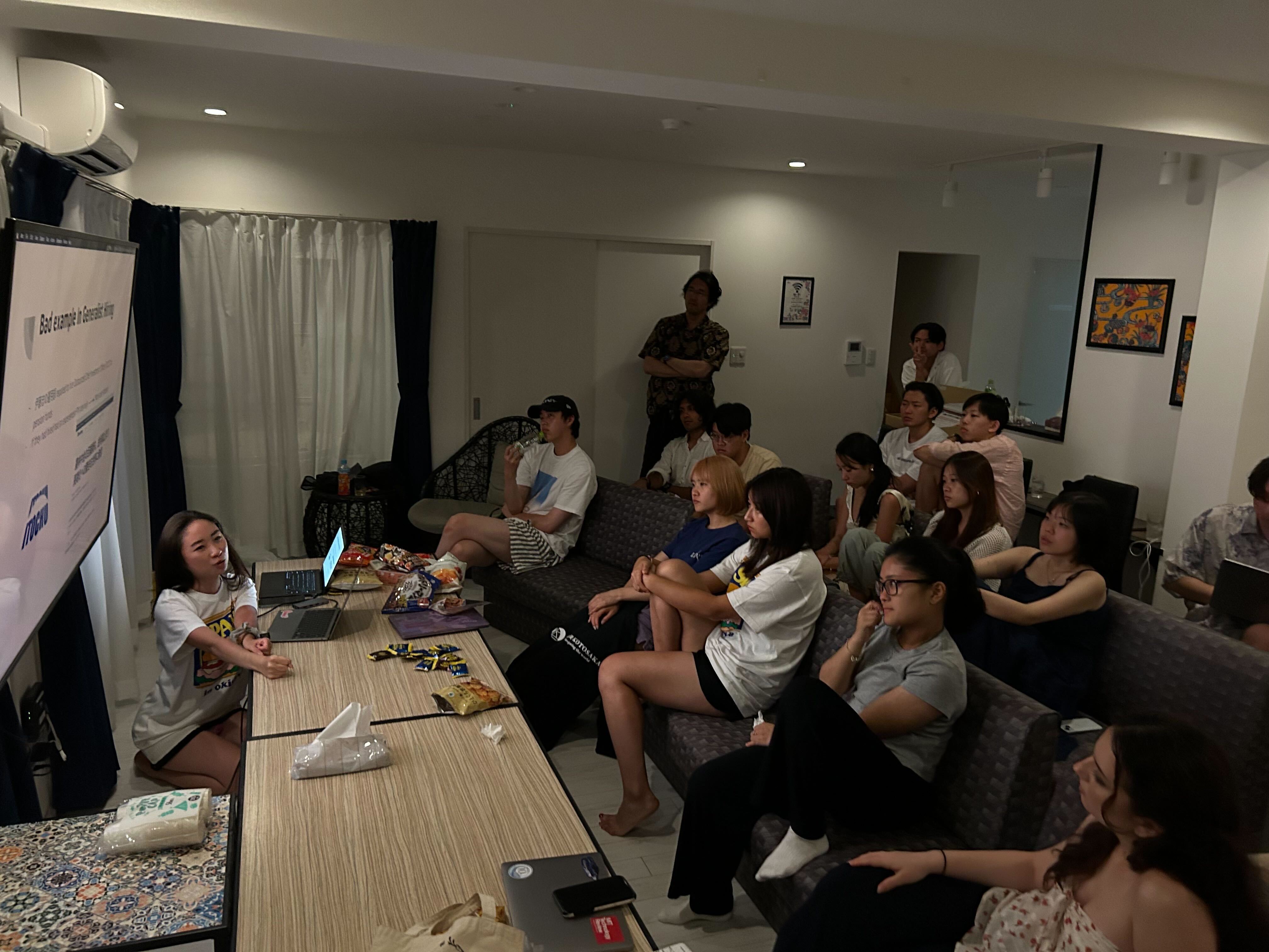 沖縄での2024年度琴坂研究会 夏合宿の集合写真